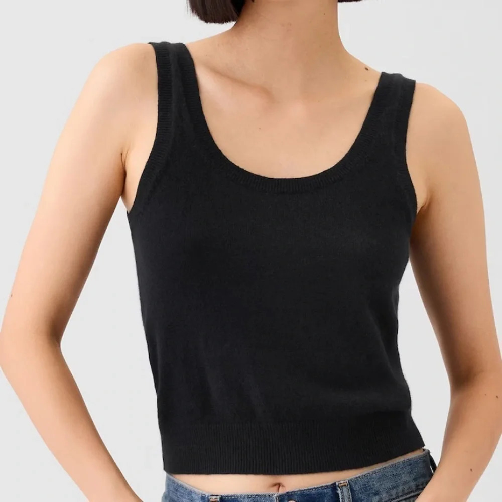 GAP CashSoft Cropped Tank in black